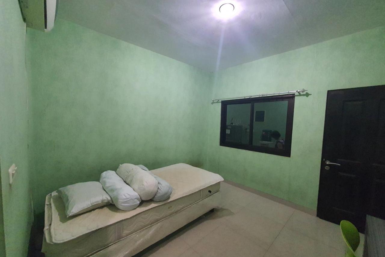 Oyo 93109 Garden Homestay 1 Tpr Surabaya Exterior foto